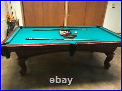 8' American Heritage Eclipse pool table, Playing surface dimensions 44 W x 8