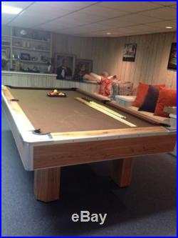 Brunswick Pool Table With Ball Return 8 FT VERY NICE