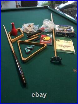 Brunswick pool table 9' w Ball return & accessories, Green Felt, 1 3-pcs Slate