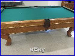 Pool Table newly recovered/cover/2 cues/balls