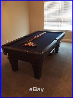 Presidential Billiards Pool table in excellent condition